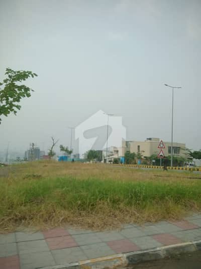 ڈی ایچ اے فیز 5 - سیکٹر سی ڈی ایچ اے ڈیفینس فیز 5,ڈی ایچ اے ڈیفینس,اسلام آباد میں 1 کنال رہائشی پلاٹ 3.8 کروڑ میں برائے فروخت۔