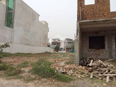 بحریہ ٹاؤن فیز 8 ۔ بلاک آئی بحریہ ٹاؤن فیز 8,بحریہ ٹاؤن راولپنڈی,راولپنڈی میں 5 مرلہ رہائشی پلاٹ 60.0 لاکھ میں برائے فروخت۔