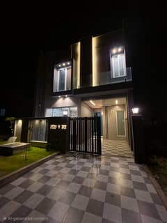 Ultra-Modern 5 Marla House For Sale Ultra-Modern 5 Marla House For Sale