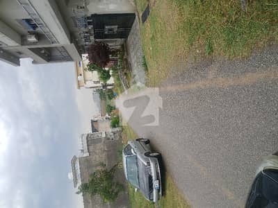 University Town Block B 10 Marla corner Plot For Sale