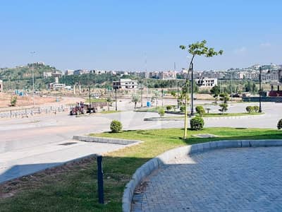 1 kanal semi develop plot at very prime location
