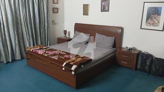 1 Kanal Corner , Triple Storey House For Sale