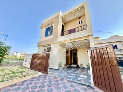 PRIME LOCATION 5 MARLA 4 BED HOUSE
