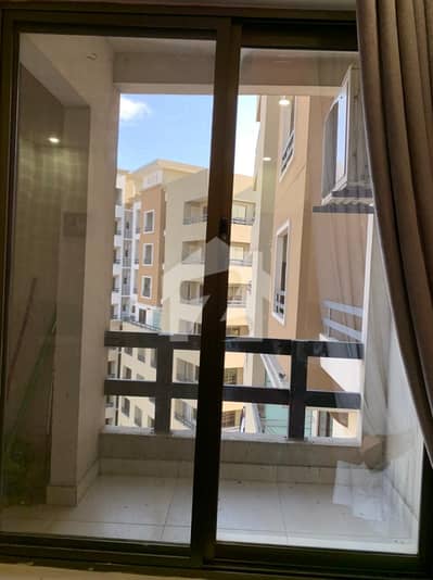 Proper one bed front facing fully furnished apartment