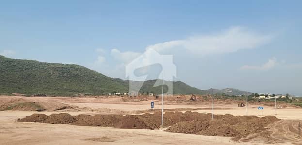 5 Marla Prime Location Plot For Sale