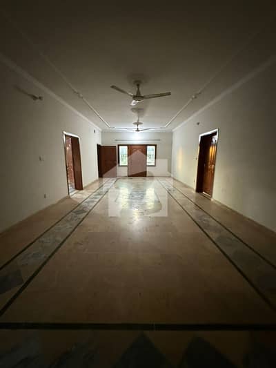 Bani Gala 1.5 Kanal Upper Portion Available For Rent With Gas