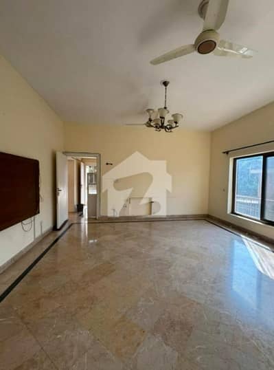 F-10 Upper Portion Available For Rent Beautiful Location