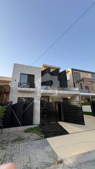 Beautiful house for sale in Central Park housing scheme
