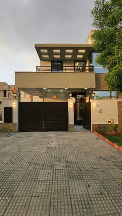 Designer Top Class 5 bed Villa with Mumty A+ Build Quality Exclusive Paint Job Prime location for sale in Bahria town karachi Designer Top Class 5 bed Villa with Mumty A+ Build Quality Exclusive Paint Job Prime location for sale in Bahria town karachi