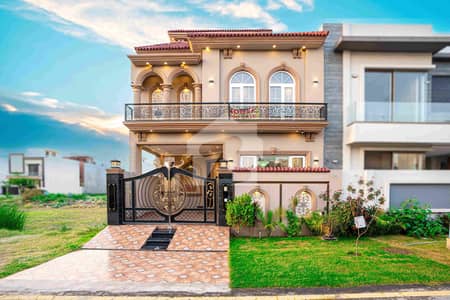 5 MARLA ELEGANT AND FULLY MAINTAINED SUPER HOT LOCATED BUNGALOW IS AVAILABLE IN THE BEST BLOCK OF DHA LAHORE.