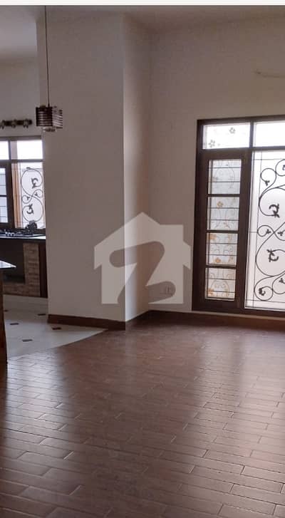 well maintained beautiful build bungalow for rent