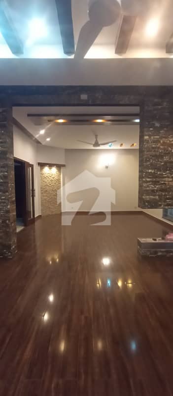 SUPER LUXURY MODERN HOME FOR RENT