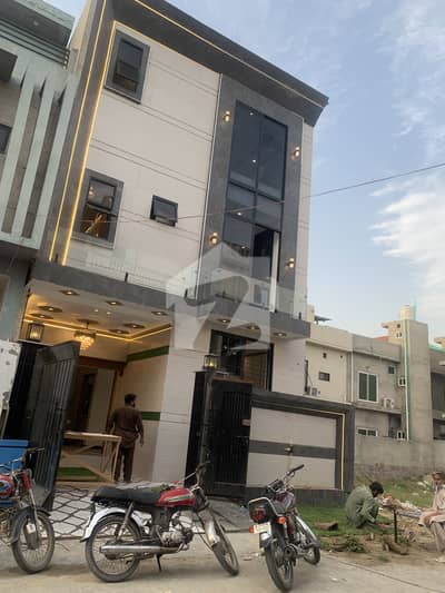 Bhatti Estate Offer 4 Marla Brand New Triple Storey House For Sale In Smart Town