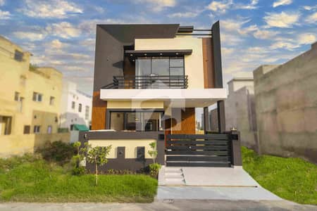 5 MARLA ELEGANT AND FULLY MAINTAINED SUPER HOT LOCATED BUNGALOW IS AVAILABLE IN THE BEST BLOCK OF DHA LAHORE.