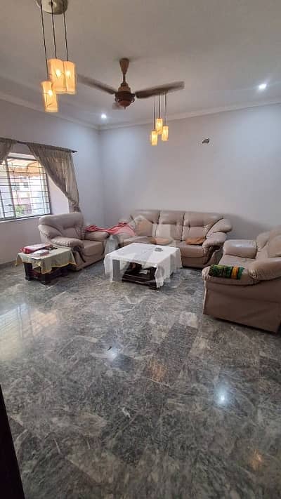 (original picture)1 kinal upper portion for rent in UET HOUSING SOCIETY