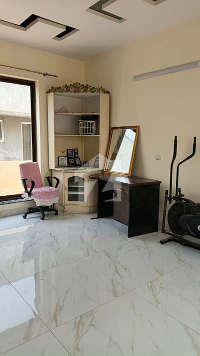 (original picture)1 kinal upper portion for rent in D. H. A Rahbar