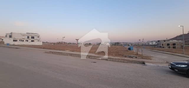 Bahria Town Phase 6 10 Marla Park-Facing Corner Plot Demand 1.55 Crore