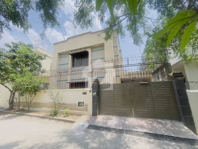 6 Bedrooms triple storey house in f-6 Islamabad