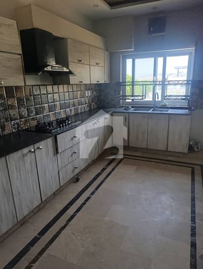 1 kanal slightly used upper portion for rent