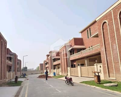 عسکری 3 ڈی ایچ اے ڈیفینس,ملتان میں 3 کمروں کا 6 مرلہ مکان 2.05 کروڑ میں برائے فروخت۔