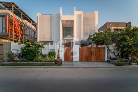 500 Sq. Yards Slightly Used Bungalow For Sale Khayaban-E-Roomi, DHA Phase 8 (Zone A), Karachi