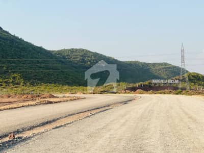 1 Kanal park face plot on 120feet Blvd in ME-2