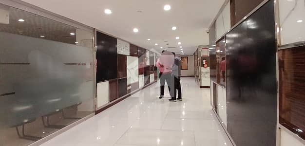 شاہراہِ فیصل کراچی میں 1 کنال Studio دفتر 20.0 لاکھ میں کرایہ پر دستیاب ہے۔