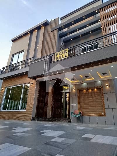 A TEN MARLA BRAND NEW LUXURY MODERN HOUSE AVAILABLE WITHIN WALKING DISTANCE FROM MOSQUE MARKET AND PARK AVAILABLE IN BAHRIA ORCHARD PHASE 1 LAHORE