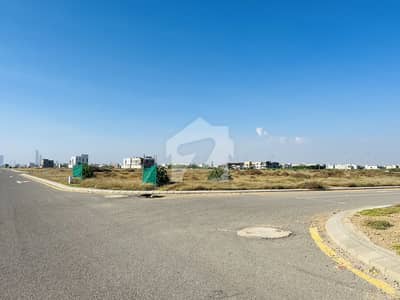 300 yards plot On Sahil street available for sale