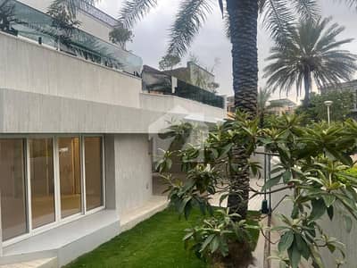Super Luxurious Villa, Top Location Front Open And Park Facing With All Facilities For Sale. Dem 15 Cr. Negotiable