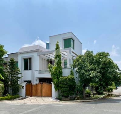 8 Marla Corner Slighty Used House For Sale