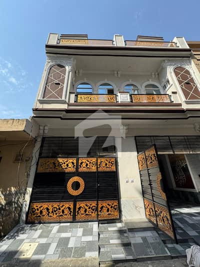 الحافظ ٹاؤن لاہور میں 4 کمروں کا 2 مرلہ مکان 1.45 کروڑ میں برائے فروخت۔ الحافظ ٹاؤن لاہور میں 4 کمروں کا 2 مرلہ مکان 1.45 کروڑ میں برائے فروخت۔