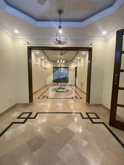 FOR RENT Fully Renovated 6-Beds Double Unit House in F_11/2