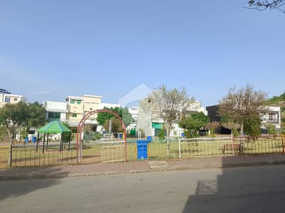 Bahria Enclave Sector N 5Marla Park Face House For Sale