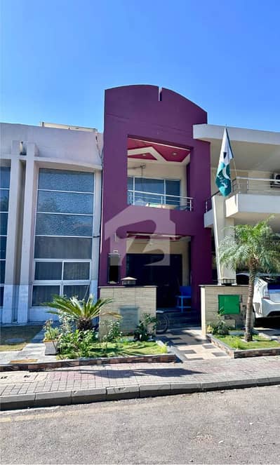 8 Marla Residential House For Sale In Safari Villas , Nearby Commercial Market, School, Mosuqe and Health Care Canter