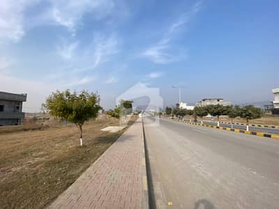 ایم پی سی ایچ ایس - بلاک جی ایم پی سی ایچ ایس ۔ ملٹی گارڈنز,بی ۔ 17,اسلام آباد میں 12 مرلہ رہائشی پلاٹ 1.5 کروڑ میں برائے فروخت۔