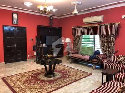INVESTOR RATE HOUSE FOR SALE SECTOR E 11 SIZE 400 SQUARE YARDS