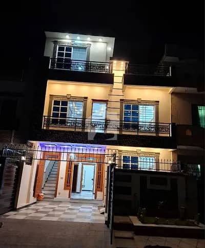 جی ۔ 13/1 جی ۔ 13,اسلام آباد میں 5 کمروں کا 4 مرلہ مکان 3.95 کروڑ میں برائے فروخت۔