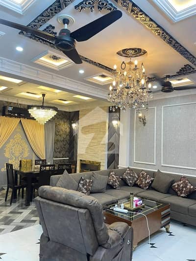 10 Marla Luxury Used House For Sale In Prime Location Izmer Town, Lahore