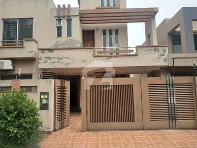 A PRIME LOCATION 10 MARLA USED HOUSE FOR SALE IN GHOURI BLOCK SECTOR B BAHRIA TOWN LAHORE