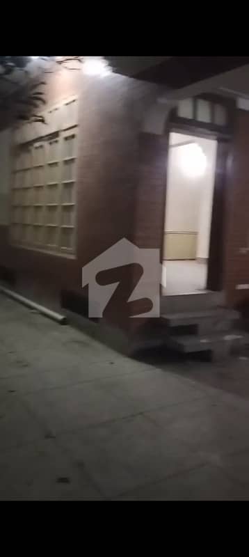 Hayatabad Phase 1 Secter E3 Full House 10 Marla Near To Market And Mosque