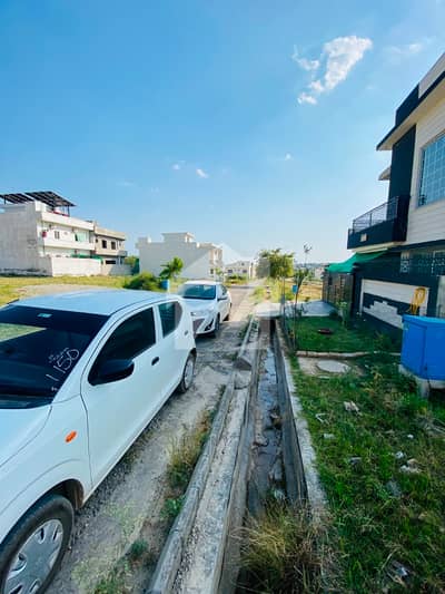 Block Q, 10 Marla Plot For Sale Gulberg Residencia Islamabad