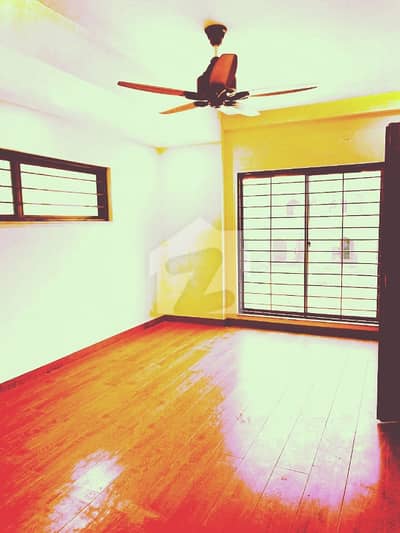 Beautiful Apartment 4 Bed 5th floor open View Avlialab For Rent in Askari 10 sector S.