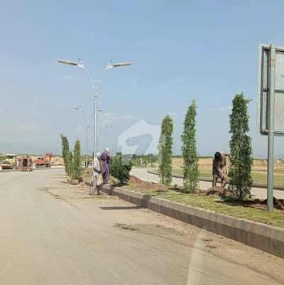 مارگلہ انکلیو مارگلہ ایونیو,اسلام آباد میں 5 مرلہ رہائشی پلاٹ 1.8 کروڑ میں برائے فروخت۔