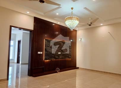 ٹاپ سٹی 1 اسلام آباد میں 1 کمرے کا 4 مرلہ فلیٹ 1.59 کروڑ میں برائے فروخت۔