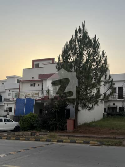بحریہ انکلیو - سیکٹر بی1 بحریہ انکلیو,بحریہ ٹاؤن,اسلام آباد میں 3 کمروں کا 6 مرلہ مکان 3.2 کروڑ میں برائے فروخت۔