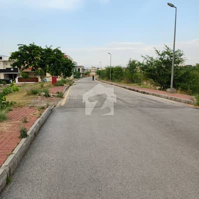 10 MARLA HEIGHTED LOCATI0N PLOT FOR SALE IN BAHRIA ENCLAVE ISLAMABAD