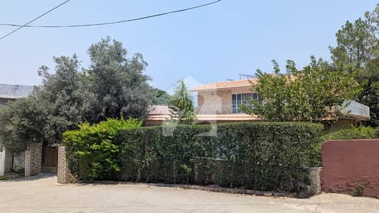 1 Kanal Used Solid Construction House with 10 kva Solar system installed For Sale In Lalazar Tulsa Road