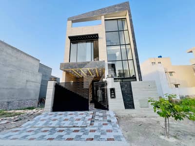 5 Marla Brand New House Available For Sale In Lake City