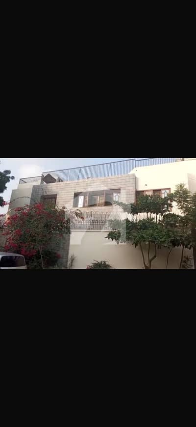 ڈی ایچ اے فیز 7 ڈی ایچ اے ڈیفینس,کراچی میں 8 کمروں کا 1 کنال مکان 5.75 لاکھ میں کرایہ پر دستیاب ہے۔
